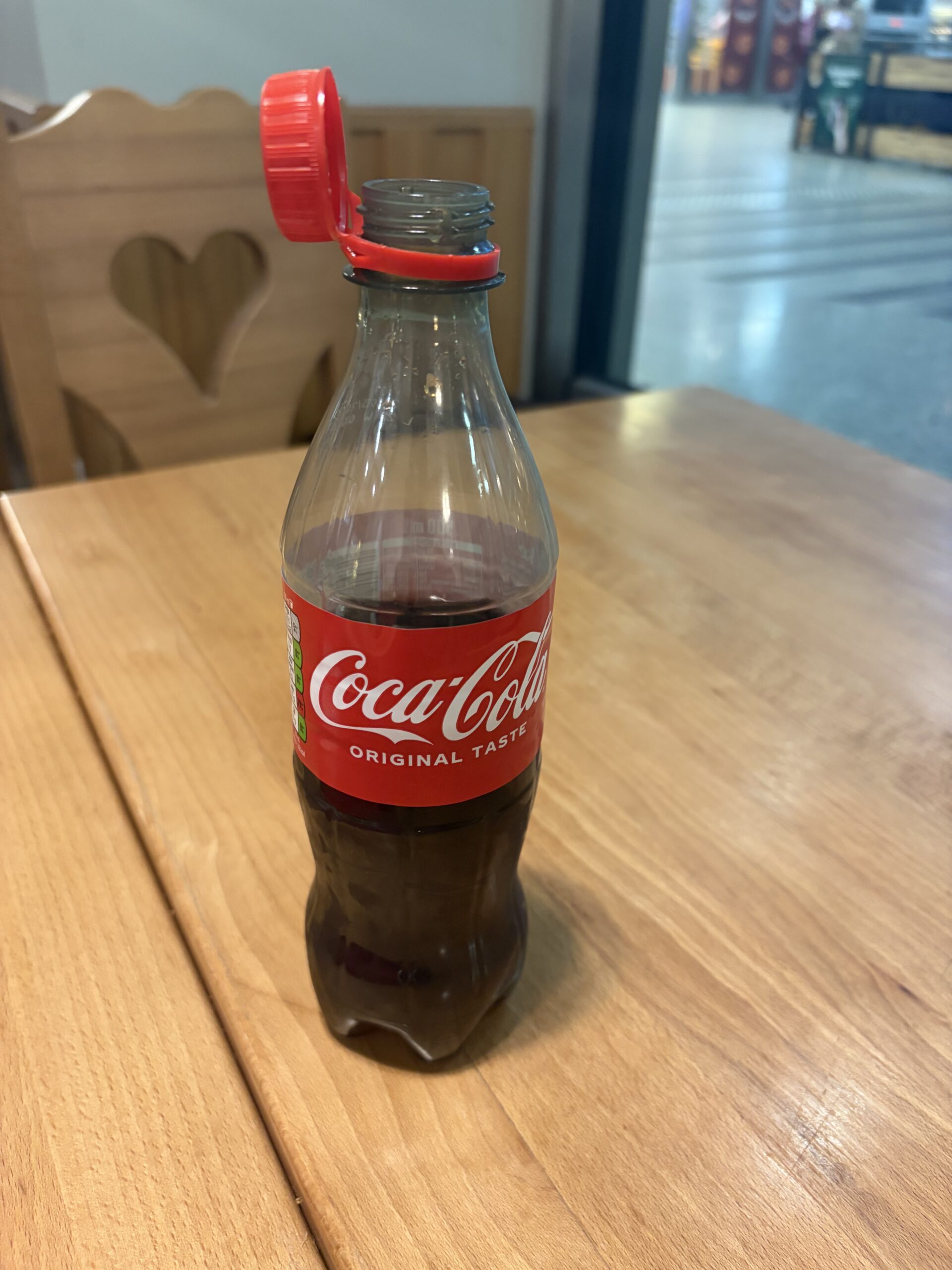 キャップが外れないコーラ