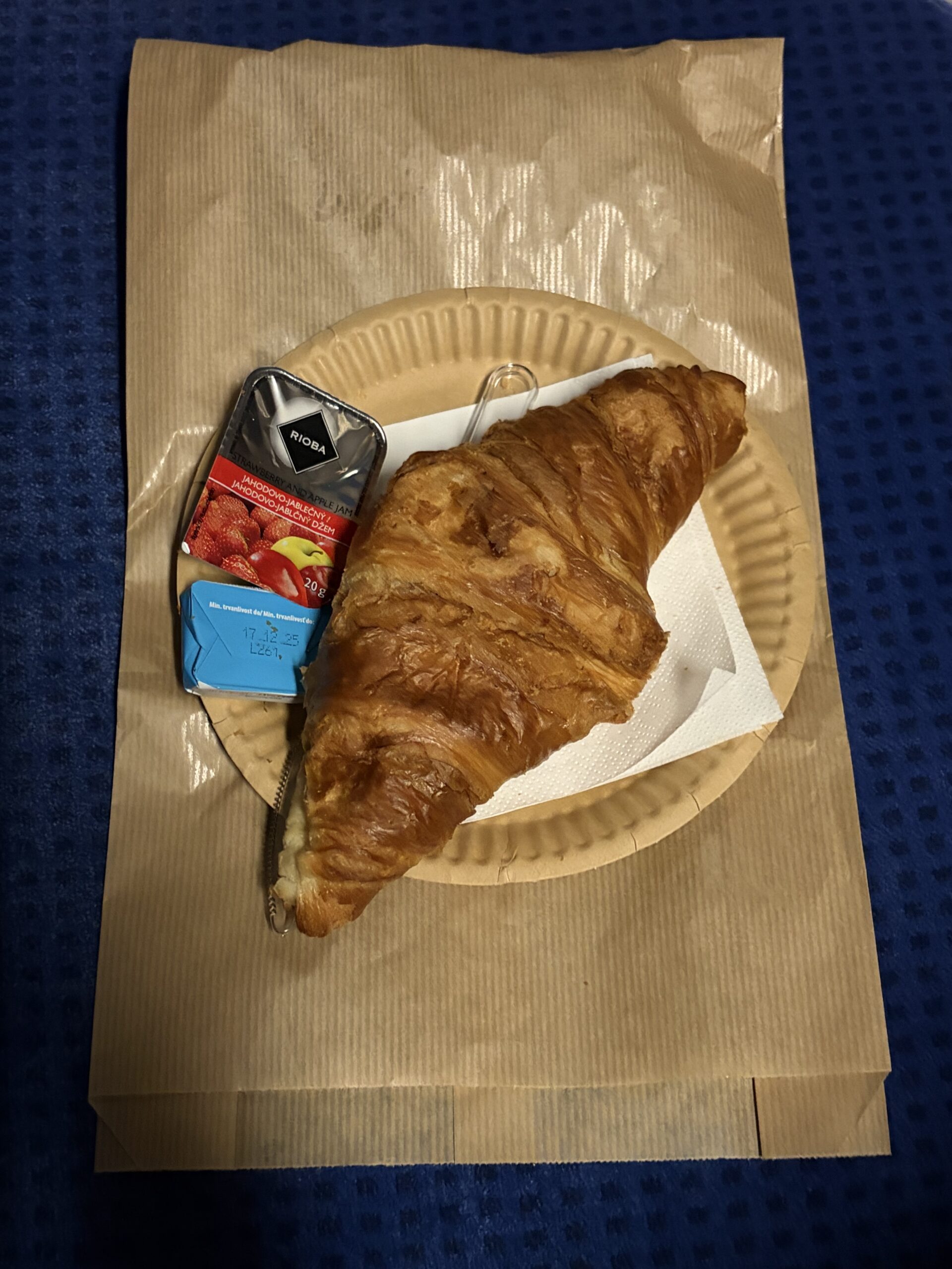 夜行列車の朝食