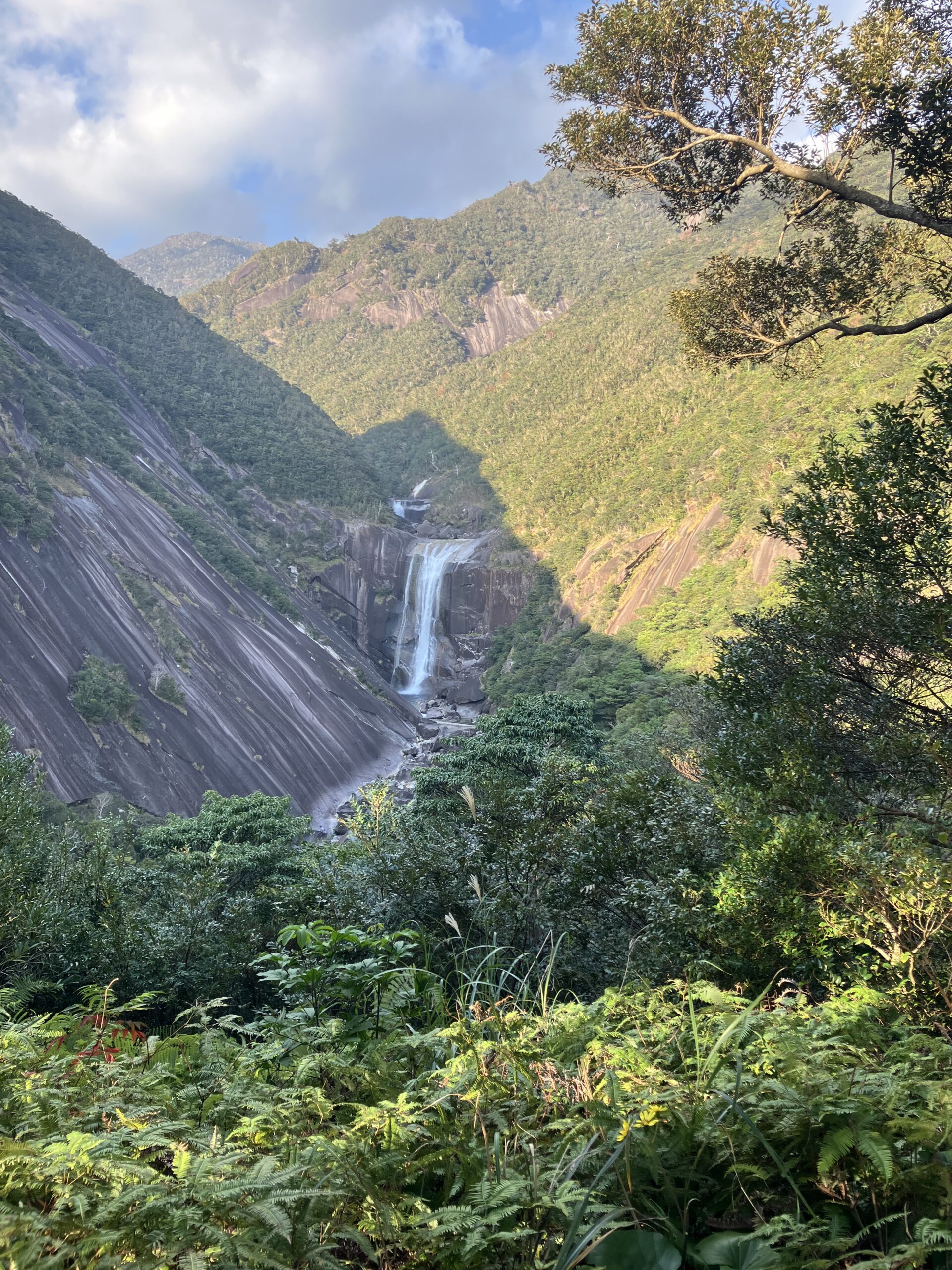 千尋の滝遠景